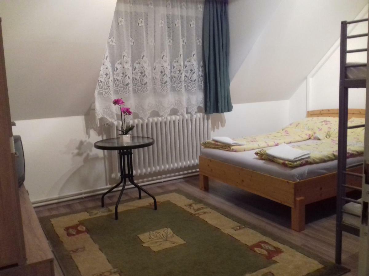 Harmatcsepp Apartmanhaz นีเรกฮาซา ภายนอก รูปภาพ