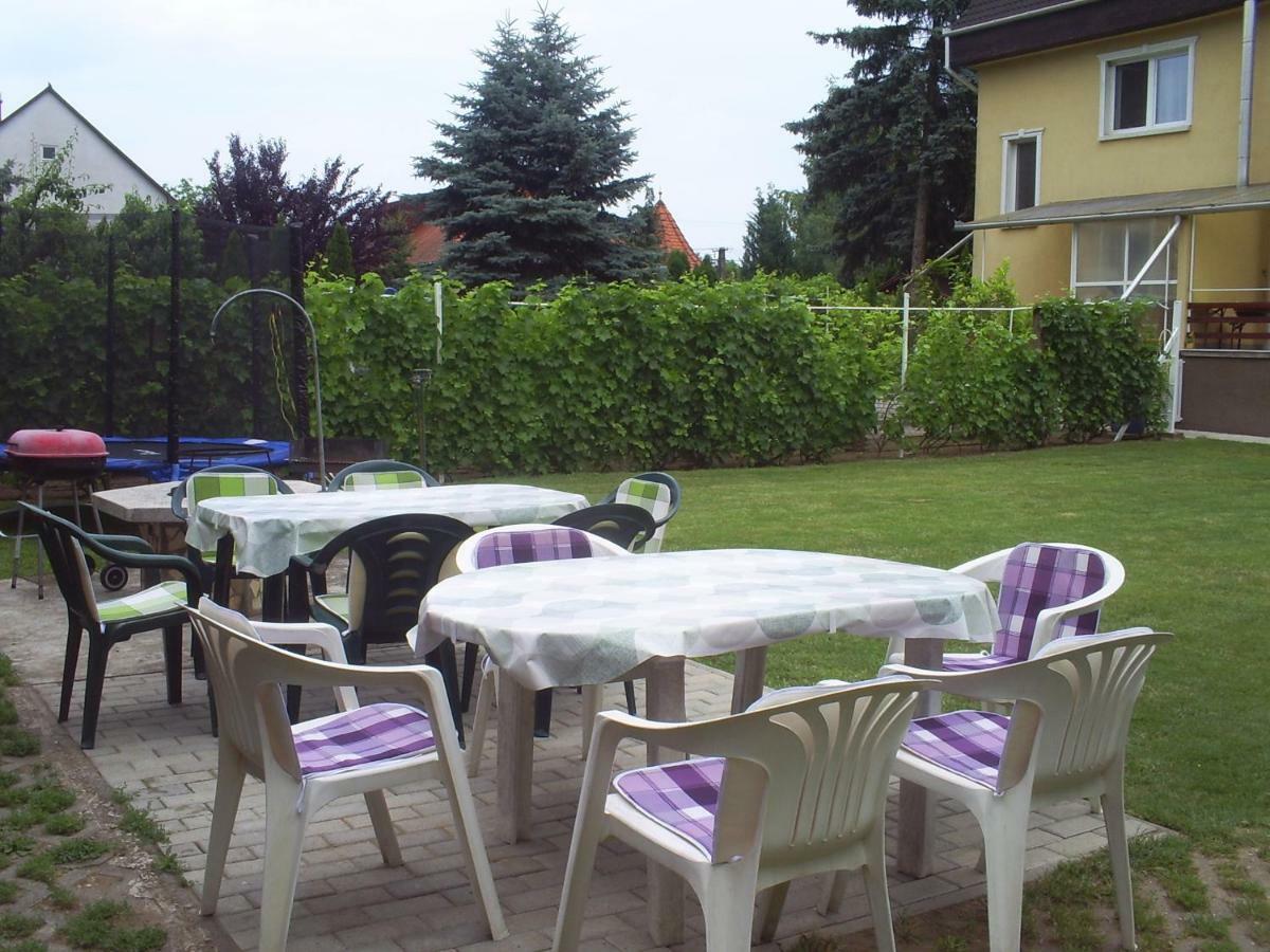 Harmatcsepp Apartmanhaz นีเรกฮาซา ภายนอก รูปภาพ
